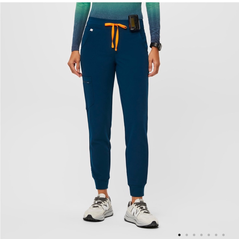Women’s Medium Zamora Jogger Scrub Pants in Deep Reef